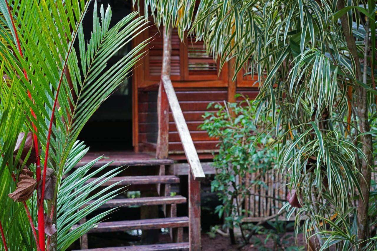 Casa Cayuco Eco-Adventure Lodge Bocas del Toro Esterno foto