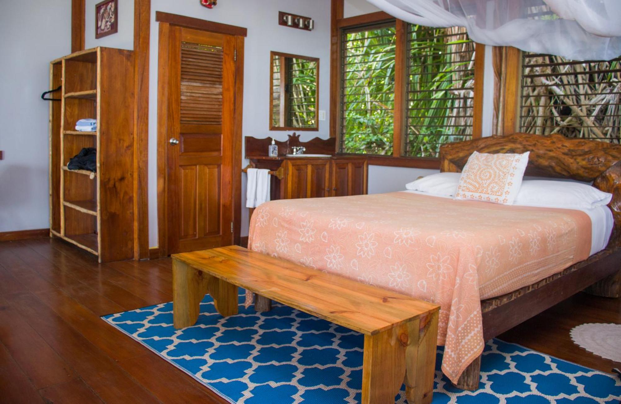 Casa Cayuco Eco-Adventure Lodge Bocas del Toro Esterno foto