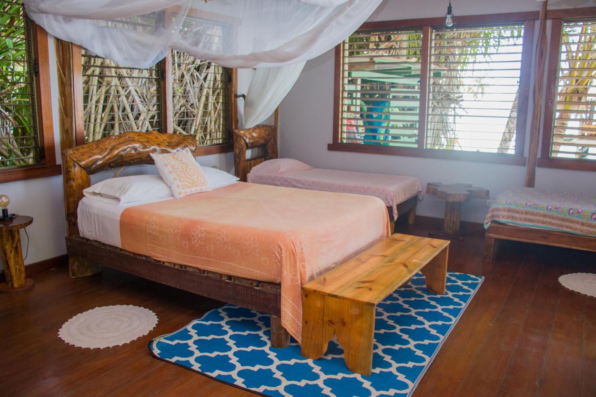 Casa Cayuco Eco-Adventure Lodge Bocas del Toro Esterno foto