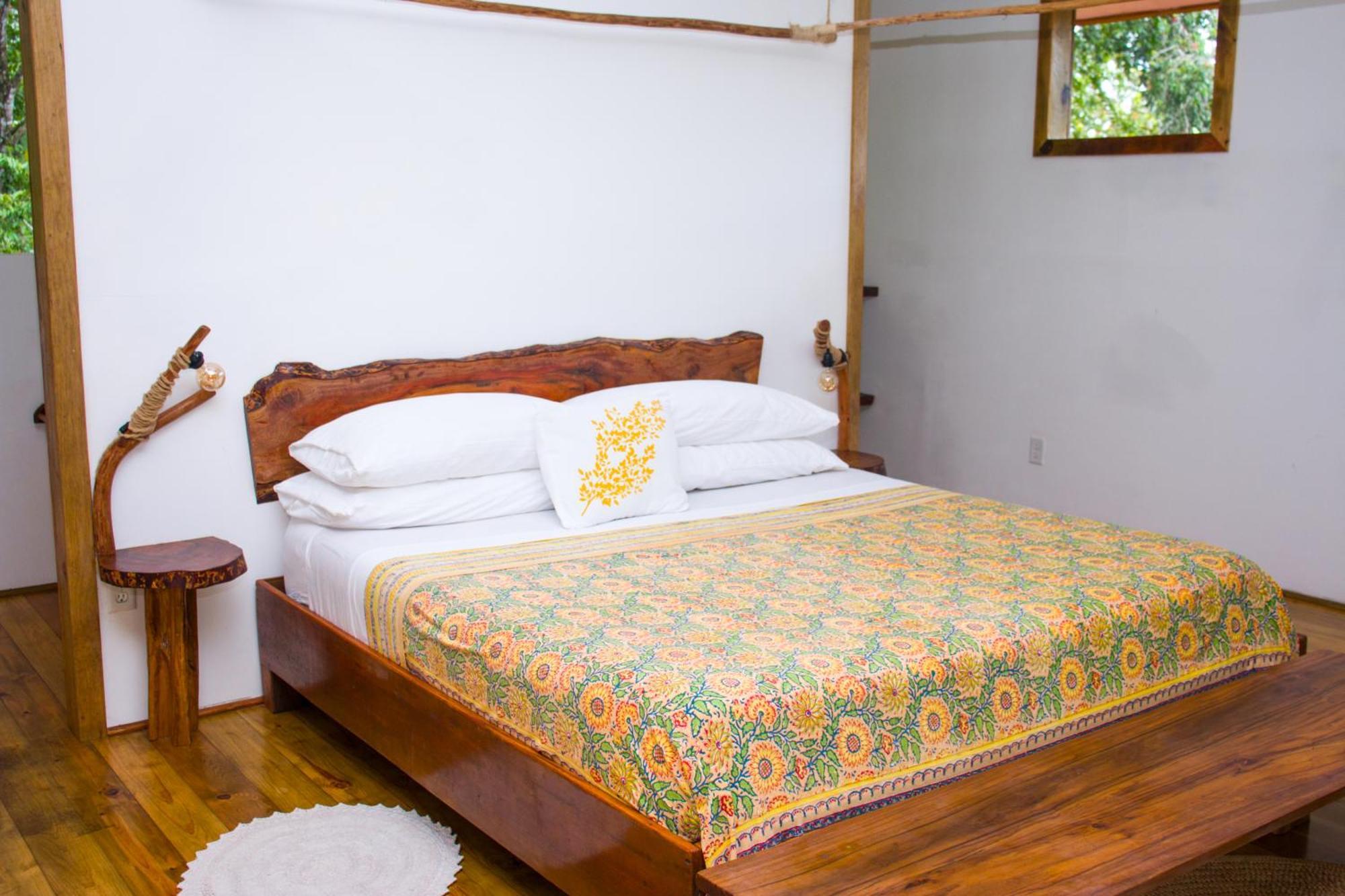 Casa Cayuco Eco-Adventure Lodge Bocas del Toro Esterno foto
