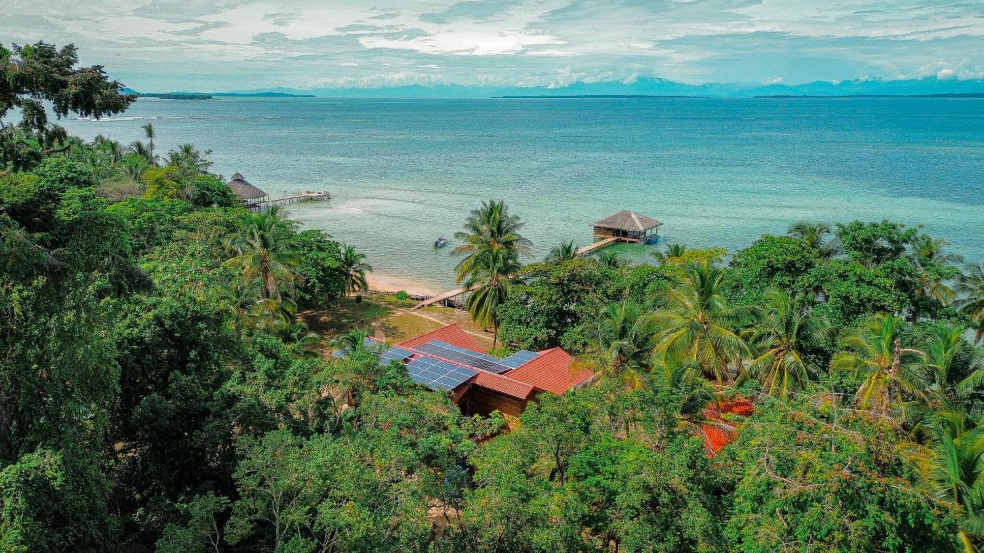 Casa Cayuco Eco-Adventure Lodge Bocas del Toro Esterno foto