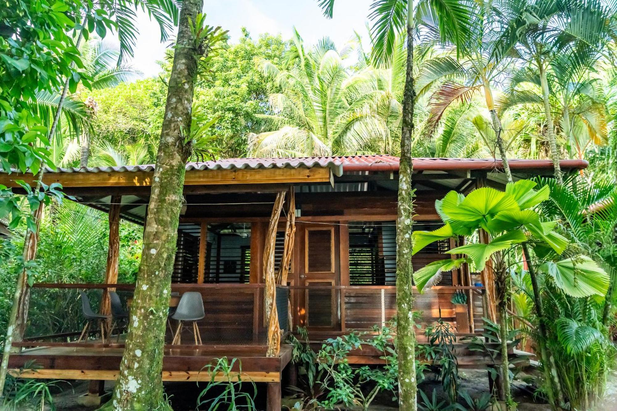 Casa Cayuco Eco-Adventure Lodge Bocas del Toro Esterno foto