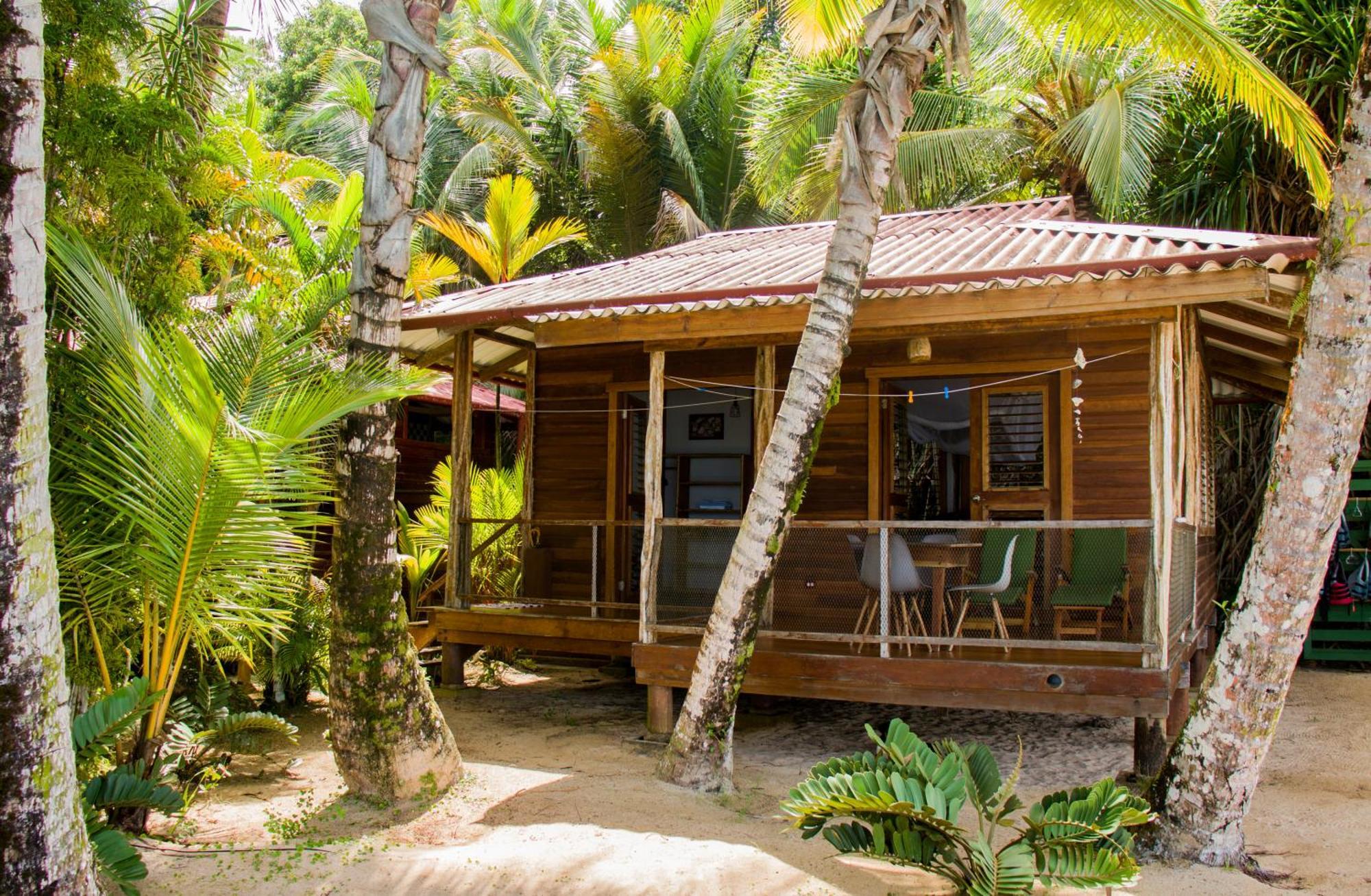 Casa Cayuco Eco-Adventure Lodge Bocas del Toro Esterno foto