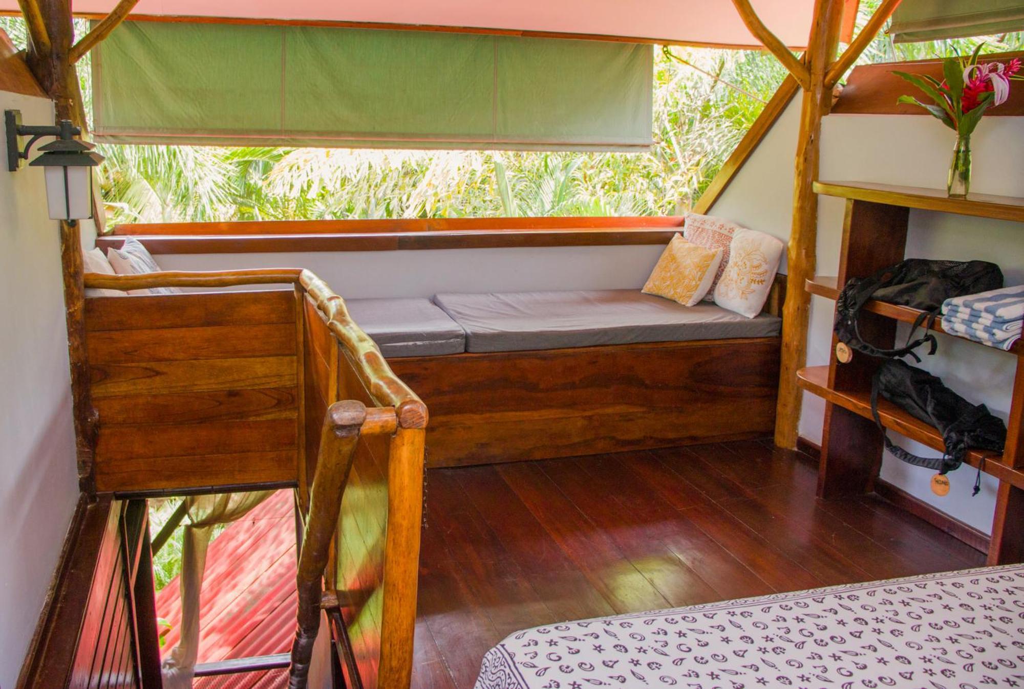 Casa Cayuco Eco-Adventure Lodge Bocas del Toro Esterno foto